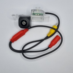 Camera marsarier dedicata BMW Seria 2 (F22 / F23) 2013 - 2021 tip lampa numar, AHD 720P, Night Vision, rezistenta la apa si praf, cablu video 6m - Img 1