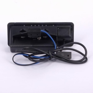 Camera marsarier dedicata BMW X5 (E70) 2009 - 2013 tip maner portbagaj, AHD 720P, Night Vision, rezistenta la apa si praf, cablu video 6m - Img 3