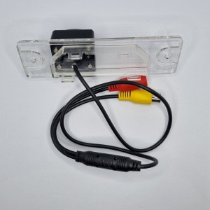 Camera marsarier dedicata Renault Koleos 2008 - 2016 tip lampa numar, CVBS, Night Vision, rezistenta la apa si praf, cablu video 6m 100008507