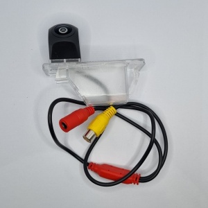 Camera marsarier dedicata Nissan Qashqai I 2006 - 2014 tip lampa numar, AHD 720P, Night Vision, rezistenta la apa si praf, cablu video 6m - Img 1
