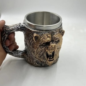Halba de bere metalica Shopiens Bear in forma de urs, din inox si rasina, 400 ml - Img 2