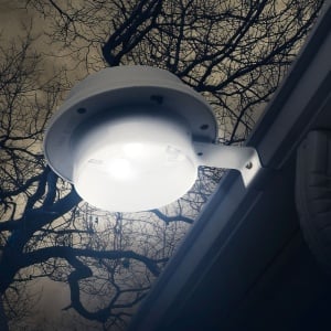 Lampa Solara Multifunctionala cu Fixare pe Strasina sau Garduri – 3 LED-uri, Alb - Img 2