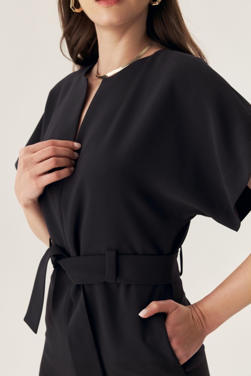 Rochie neagra cu slit frontal si buzunare laterale