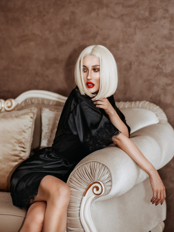 Halat din satin negru cu dantela Chantilly - Img 3