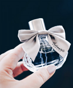 Azzaro Mademoiselle L'Eau Tres Charmante EDT 50ml за Жени - Img 3