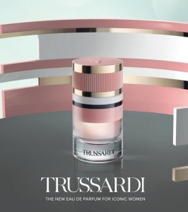 Trussardi Eau de Parfum Комплект (EDP 90ml + Silk Body Emulsion 200ml + Hair Mist 30ml) за Жени - Img 2