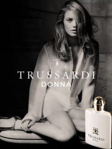 Trussardi Donna 2011 Комплект (EDP 100ml + BL 100ml + Bag) за Жени - Img 2