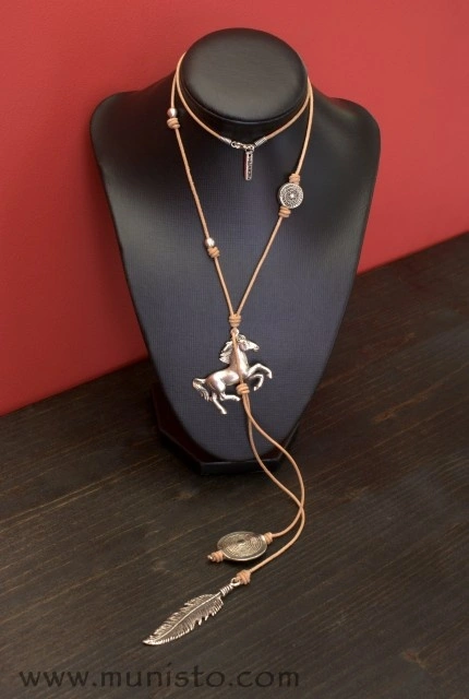 Horse Necklace, Bracelet &amp; Earrings Set - Img 2