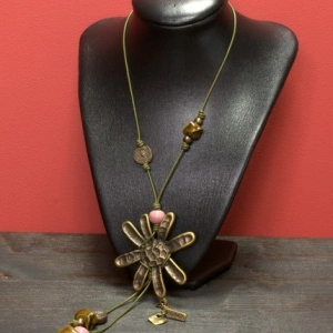 Women's Bracelet, Necklace & Earrings Set - Img 2
