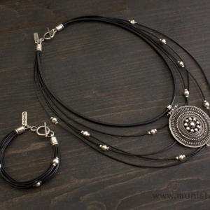 Women's Bracelet & Necklace Set