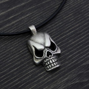 Skull pendant
