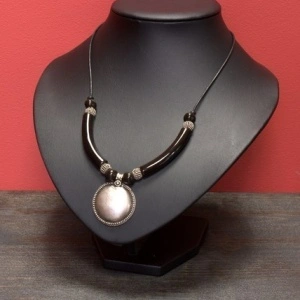 Women's Bracelet, Necklace & Earrings Set - Img 2