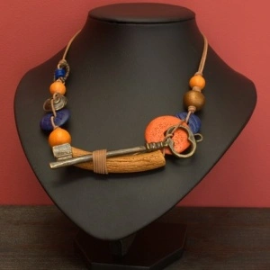Women's Bracelet, Necklace & Earrings Set - Img 3