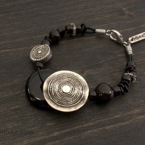 Women's Bracelet, Necklace & Earrings Set - Img 3
