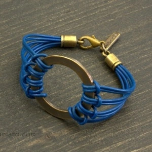Women's Bracelet, Necklace & Earrings Set - Img 3