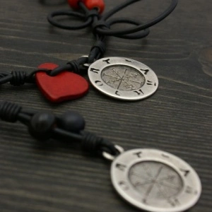 Wheel of Fortune - Men's and Women's necklaces Set - Img 4