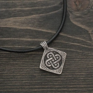 Skull pendant
