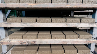Cum se fabrică dale din beton acasă: ghid pas cu pas pentru proiecte DIY