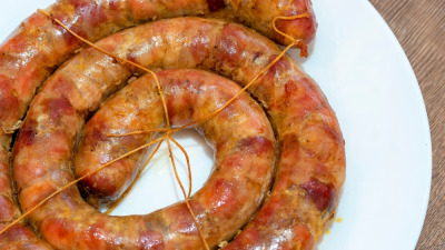 Top 5 rețete tradiționale de cârnați de casă pe care să le prepari cu mașina de făcut cârnați