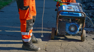 Generator pentru șantier mic: ce putere îți trebuie pentru bormașină, flex și compresor
