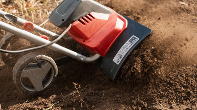 Aerarea solului în grădină: cum alegi echipamentul potrivit?