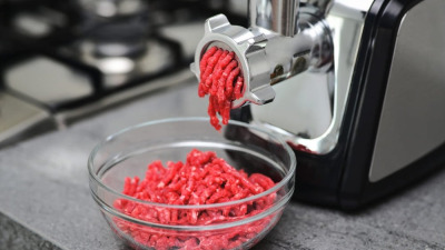 Masini de tocat carne din inox vs. alte materiale: ce sa alegi?