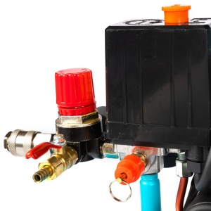 Detoolz compressor 24L oil-free, 1500 W, flow 154L/min, 8 bar, 2 air intakes - Img 4