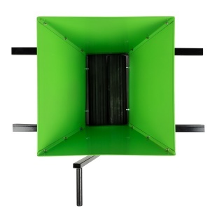 Green framed STRUGGLE crusher Little Farmer - Img 4