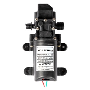 The Little Farmer pressure pump with a threaded connection