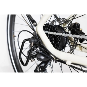 Bicicletă Electrică Voltarom C30 – Motor 250W, Autonomie până la 60 km, Baterie 36V 10Ah, Frâne Hidraulice, Roți 700C