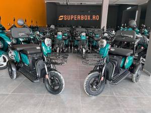 Triciclu Electric, fara permis, Motor 1000W, 2-3 locuri, APEC APM2, Autonomie 36km, Omologat RAR
