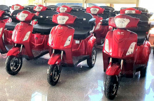 Triciclu Electric, Motor 1000W, Voltarom M4, Autonomie 50km