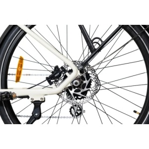 Bicicletă Electrică Voltarom C30 – Motor 250W, Autonomie până la 60 km, Baterie 36V 10Ah, Frâne Hidraulice, Roți 700C