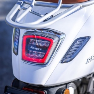 Scuter pe benzină Voltarom RS4, 50cc, 2.9 CP, Euro 5, 4 timpi, viteză max. 45 km/h – Alb