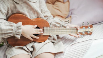 Chitare Ukulele - instrumentele preferate ale copiilor și adulților