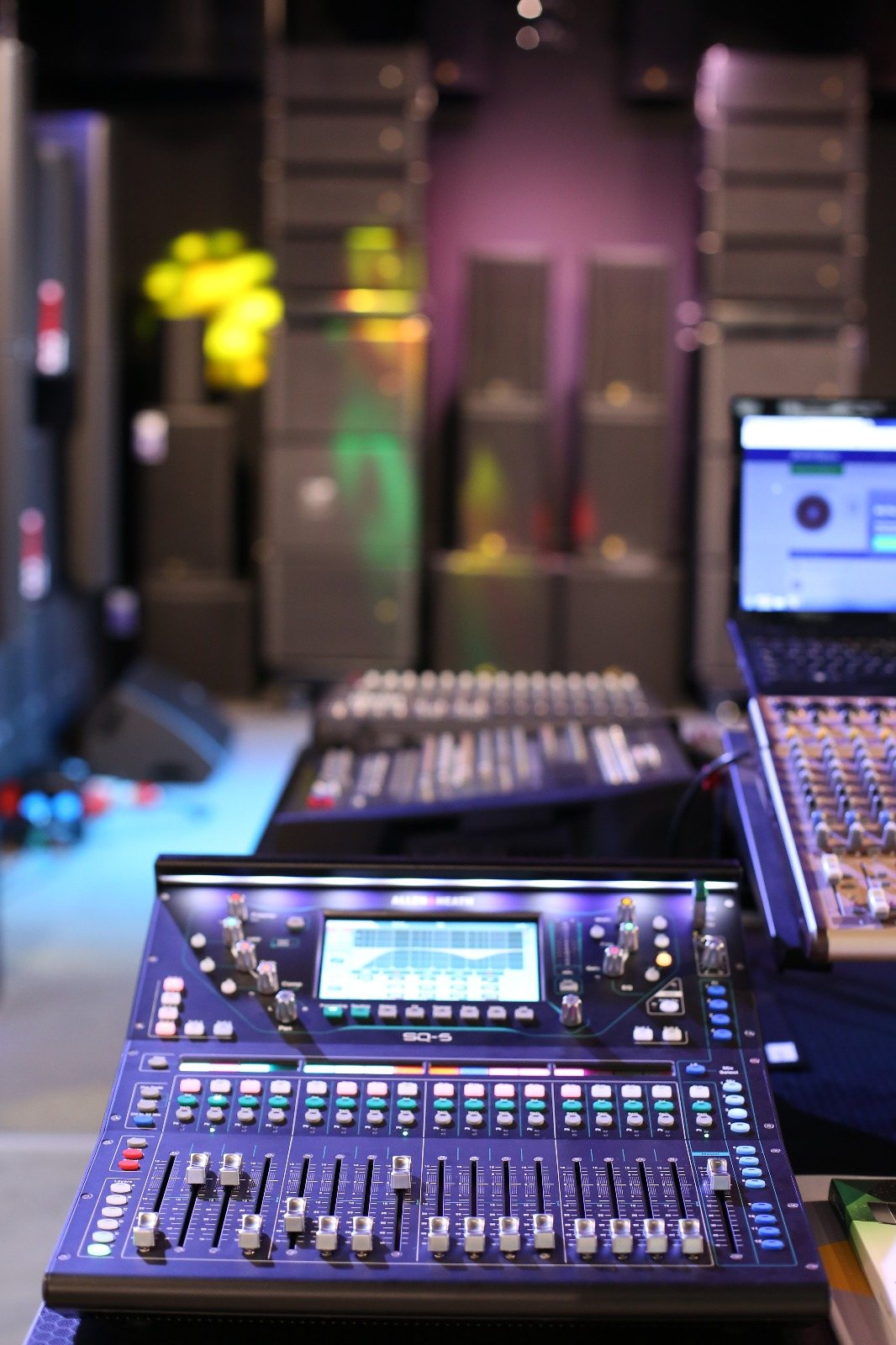Mixere digitale – showroom Soundstil Brașov