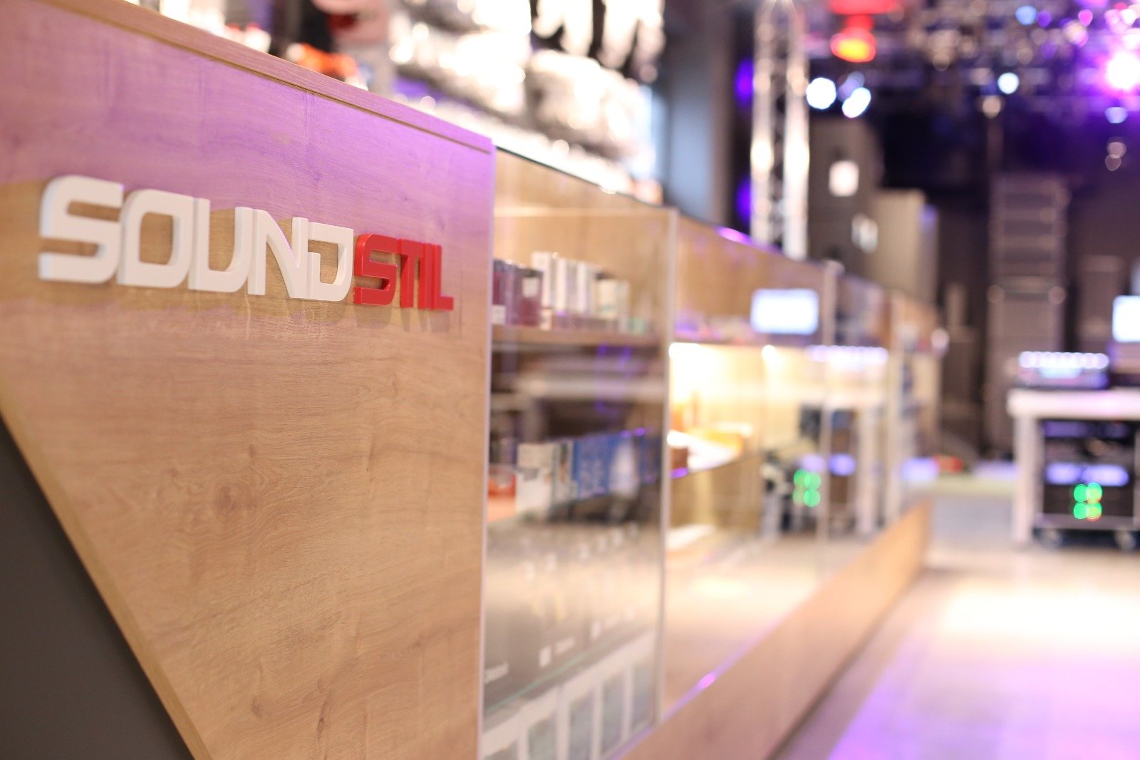 Recepție & consultanță – showroom Soundstil Brașov