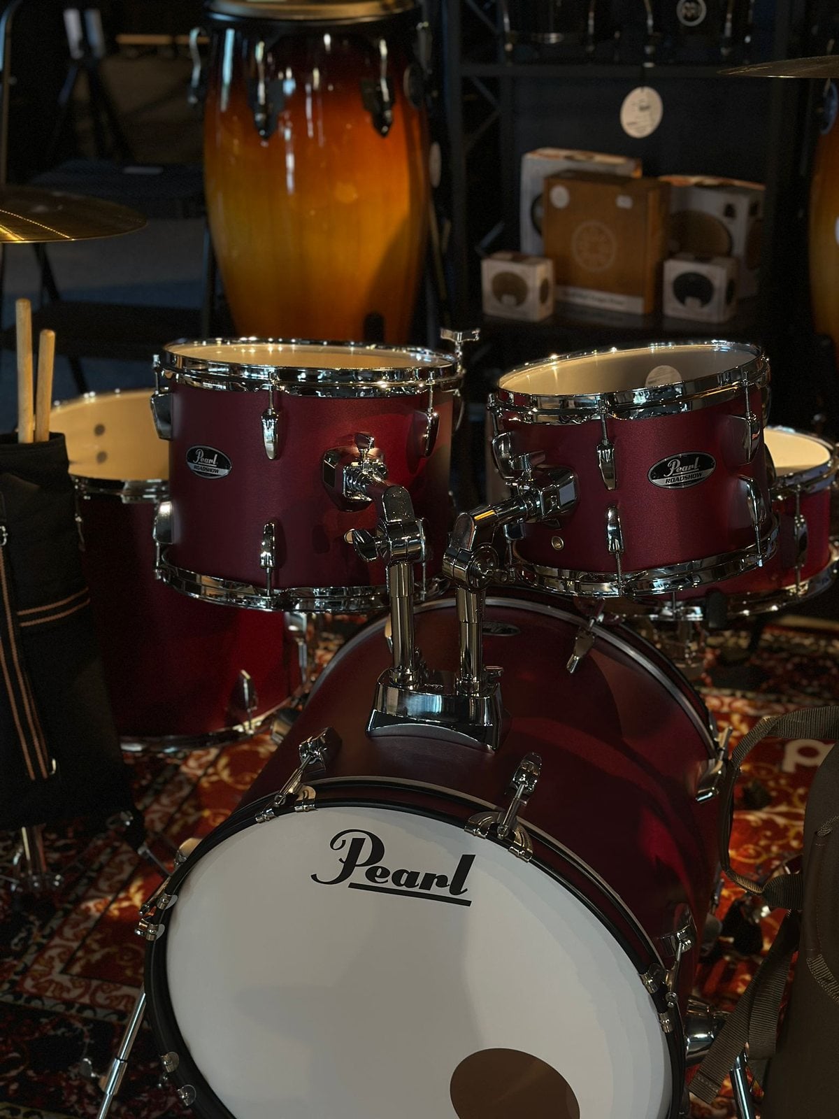 Tobe & percuție – showroom Soundstil Brașov