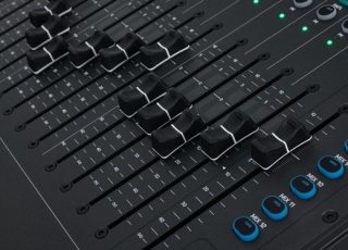Mixer digital Allen & Heath QU-5 profesional - Img 11