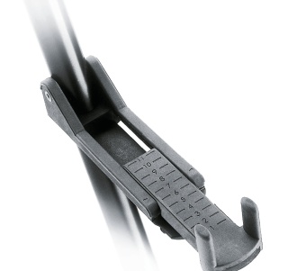 Stativ Chitară Travel König & Meyer 17550 Memphis Travel – Aluminiu Anodizat Negru, 400g, Pliat Format A4, Brațe Reglabile, Chitară Electrică și Acustică, Încape în Orice Gig Bag - Img 3