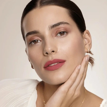 Ruj lichid cu finisare mată Giordani Gold Iconic Elixir SPF 15 Vegan NEW - Img 2