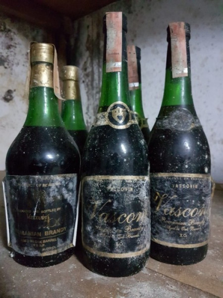 Cognac vechi romanesc Vasconi XO 0.7L 20 ani vechime