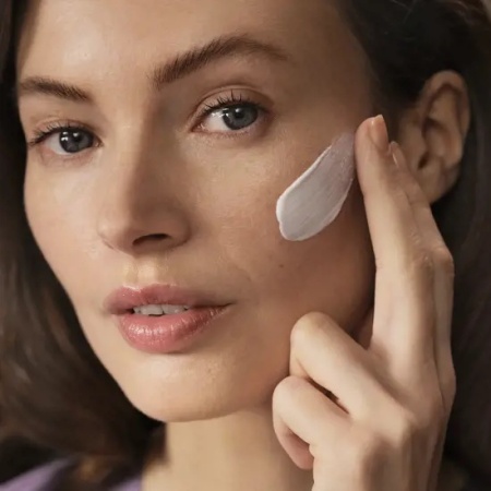 Cremă de zi cu efect de fermitate SPF 20 Royal Velvet - Img 5