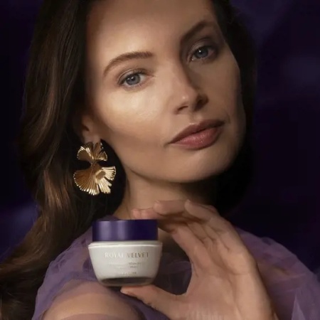 Cremă de zi cu efect de fermitate SPF 20 Royal Velvet - Img 6