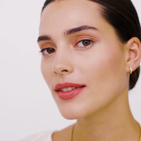 Ruj lichid cu finisare mată Giordani Gold Iconic Elixir SPF 15 Vegan NEW - Img 4