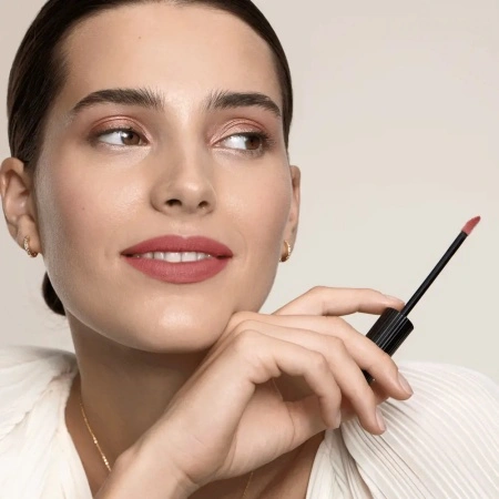 Ruj lichid cu finisare mată Giordani Gold Iconic Elixir SPF 15 Vegan NEW - Img 4