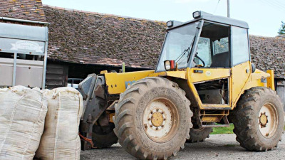 Piese încărcător telescopic Matbro TS270 – ce se uzează, ce se strică și ce se găsește greu