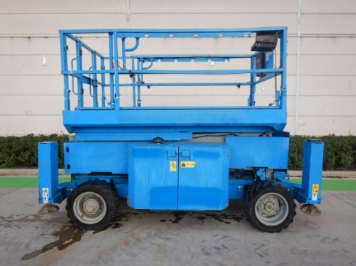Platformă Foarfecă Diesel 4x4 Genie GS2669RT – 9.9m, Model B35172, 2011
