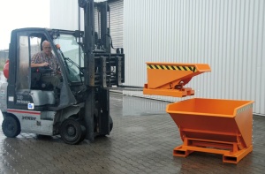 Container basculabil cu preluare pe furcile de stivuitor - 1.2 mc - 1500kg - BAUER Expo 1200 - Img 3