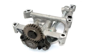 Pompă ulei motor Manitou 702008